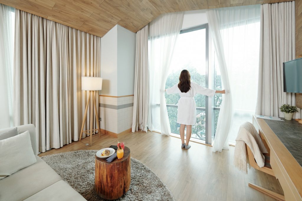 How to Choose the Right Curtains for Your Living Room How to Choose the Right Curtains for Your Living Room